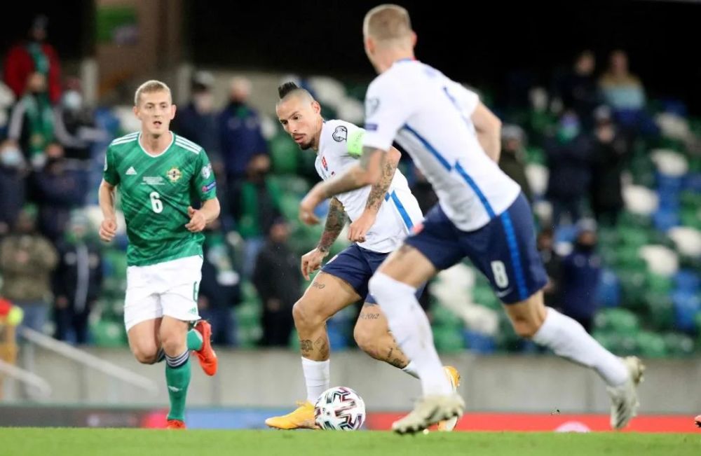 包含罗马尼亚篮球联赛总决赛：巴库铁路队逆转战胜对手的词条