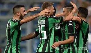 包含萨索洛球员表现抢眼，联赛中成为不可或缺的力量的词条