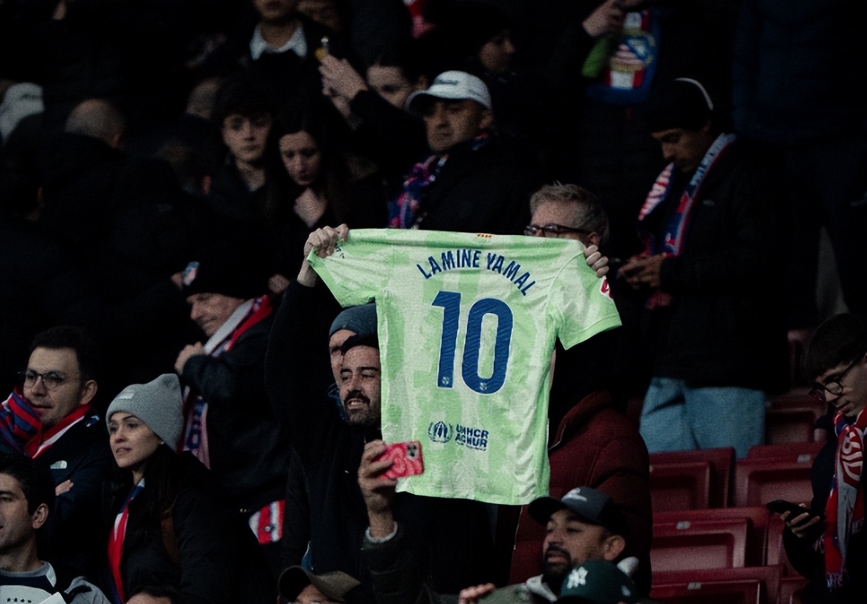 包含巴萨核心因伤离场，球队进攻受限的词条