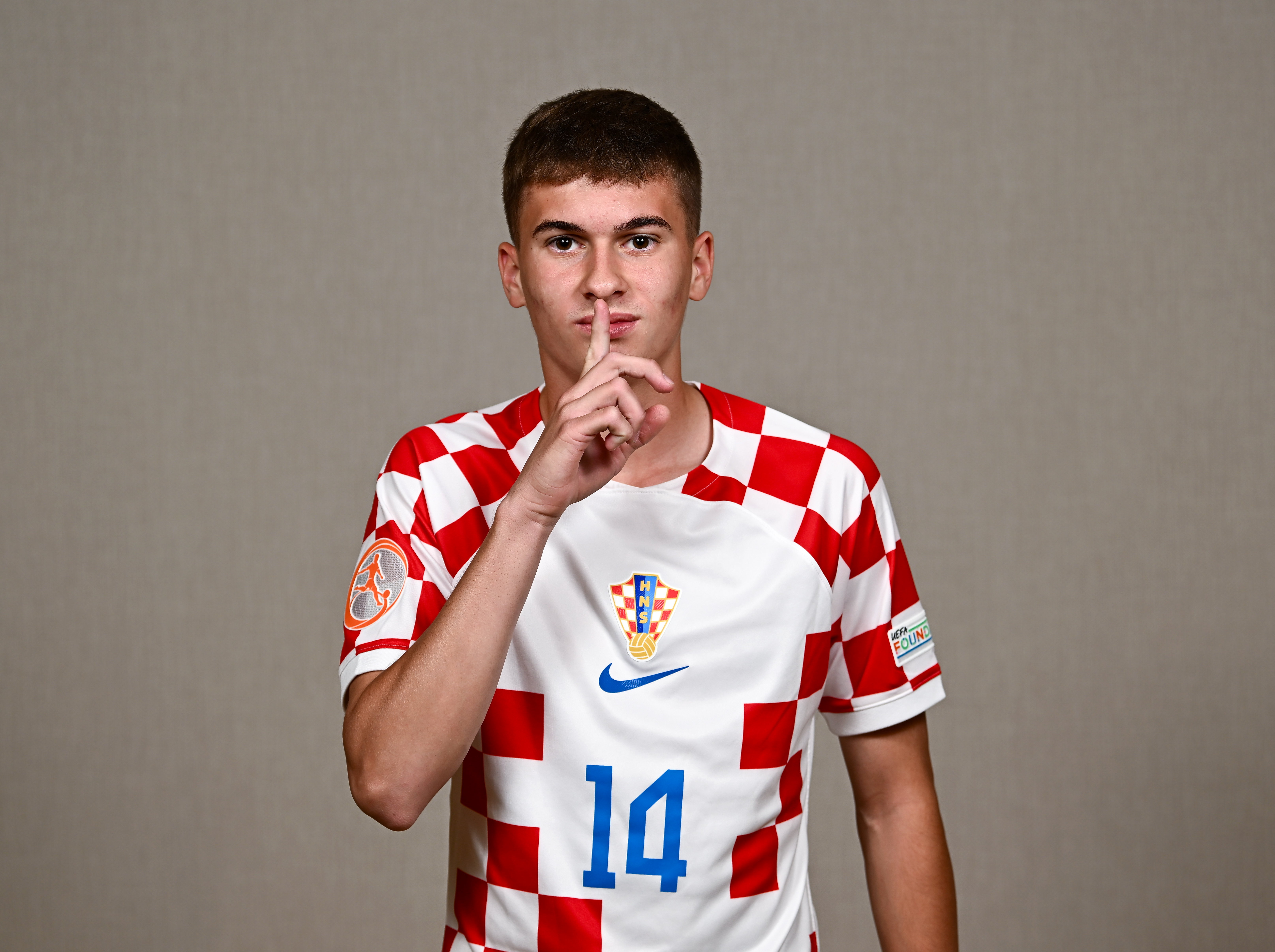 包含克罗地亚获胜领跑欧洲杯资格赛，实力备受看好的词条