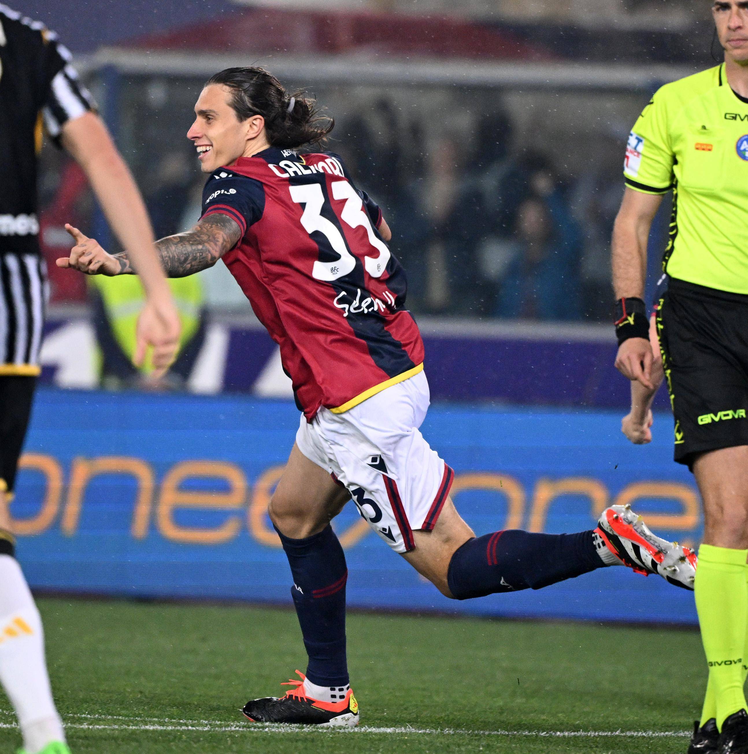 拜仁慕尼黑逆转阿贾克斯，莱万梅开二度的简单介绍