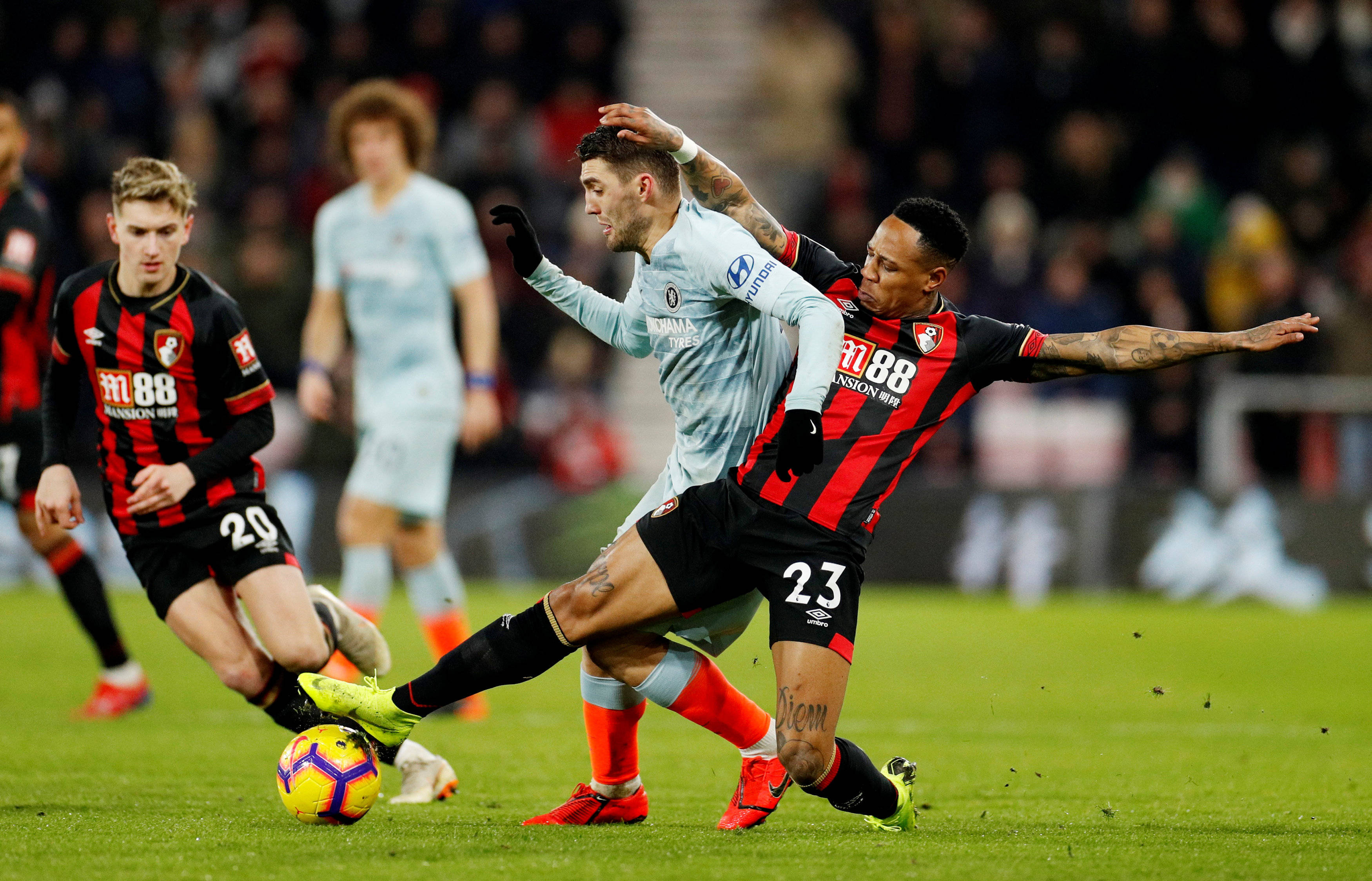 切尔西客场取胜，英超联赛稳步向前