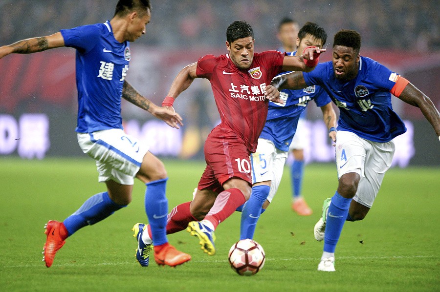 建业队员士气高昂，备战明天比赛的简单介绍