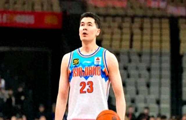 包含球员技术精湛，助球队顺利晋级下一轮比赛的词条