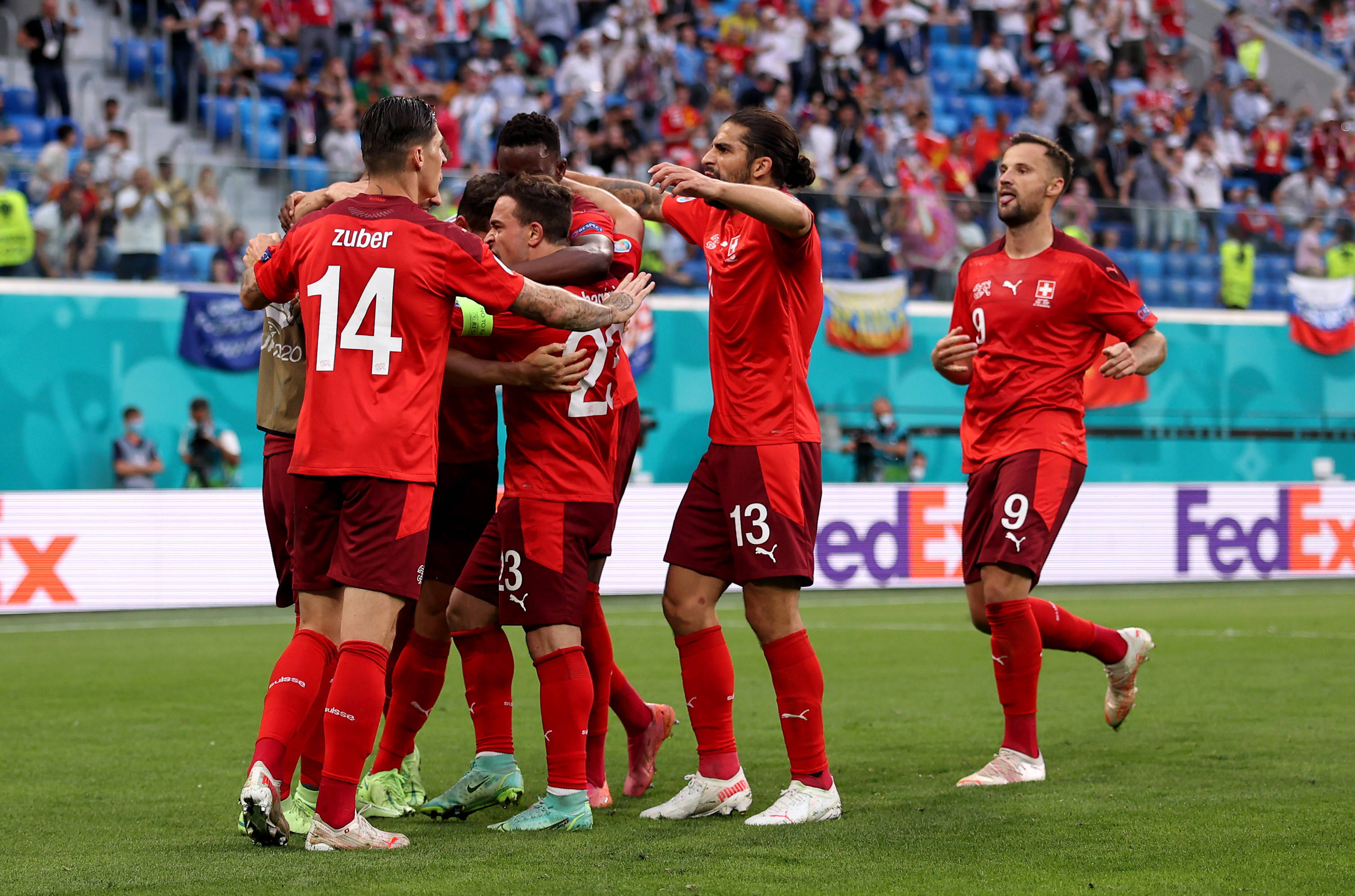 关于瑞士队在比赛中力挫对手压倒性胜利的信息