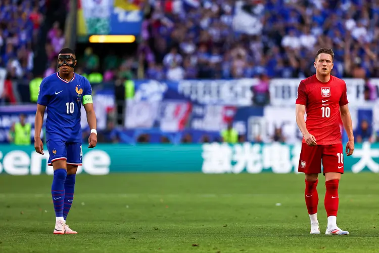 关于阿尔巴尼亚队全面封堵拼尽全力逼平对手的信息 关于阿尔巴尼亚队全面封堵拼尽全力逼平对手的信息