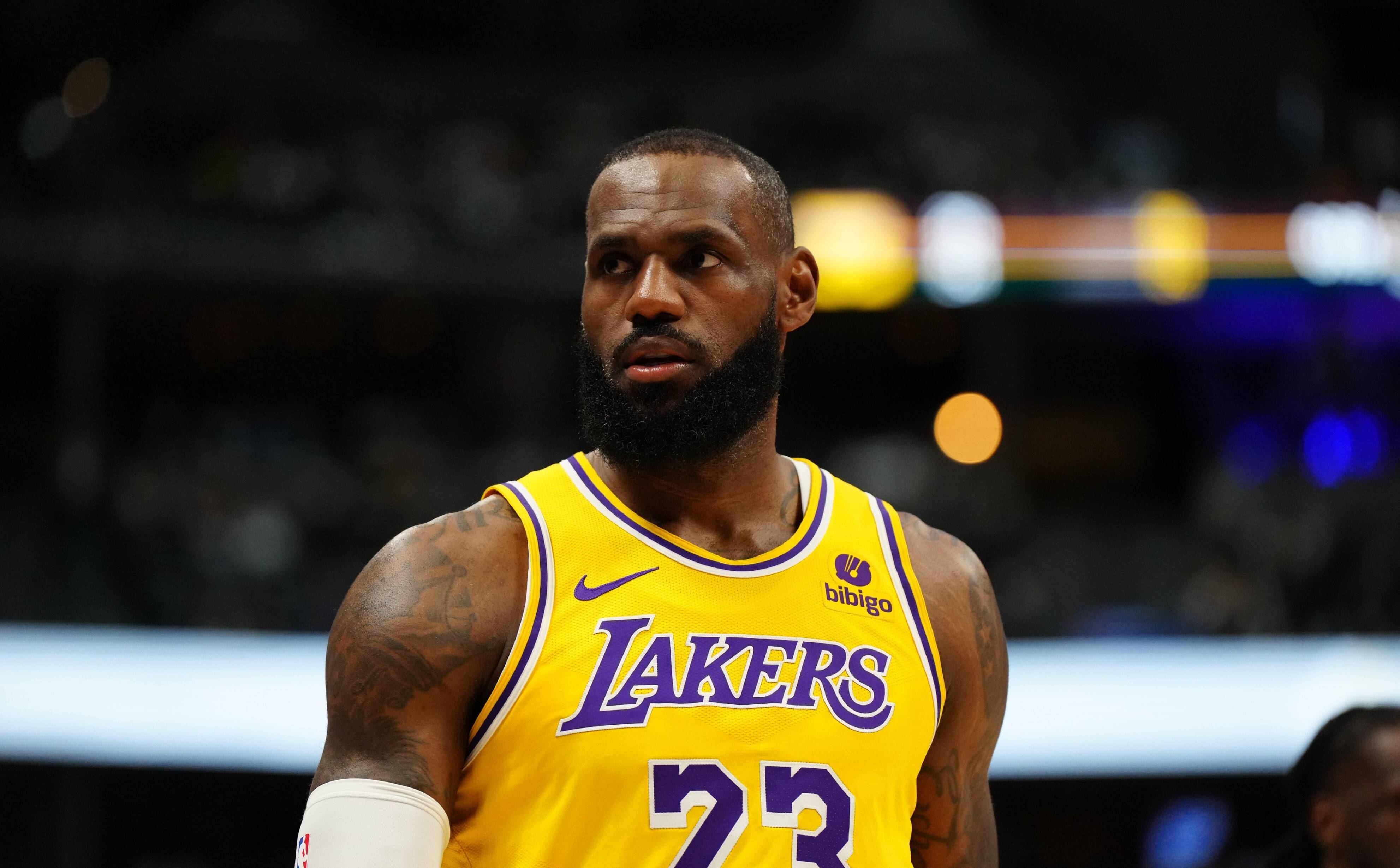 关于活塞气势如虹，大胜对手展示实力的信息