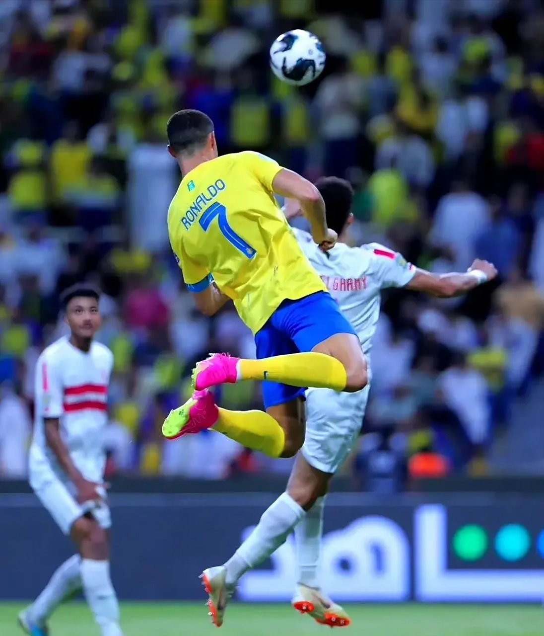 阿根廷险胜多特蒙德，C罗补时绝平西甲