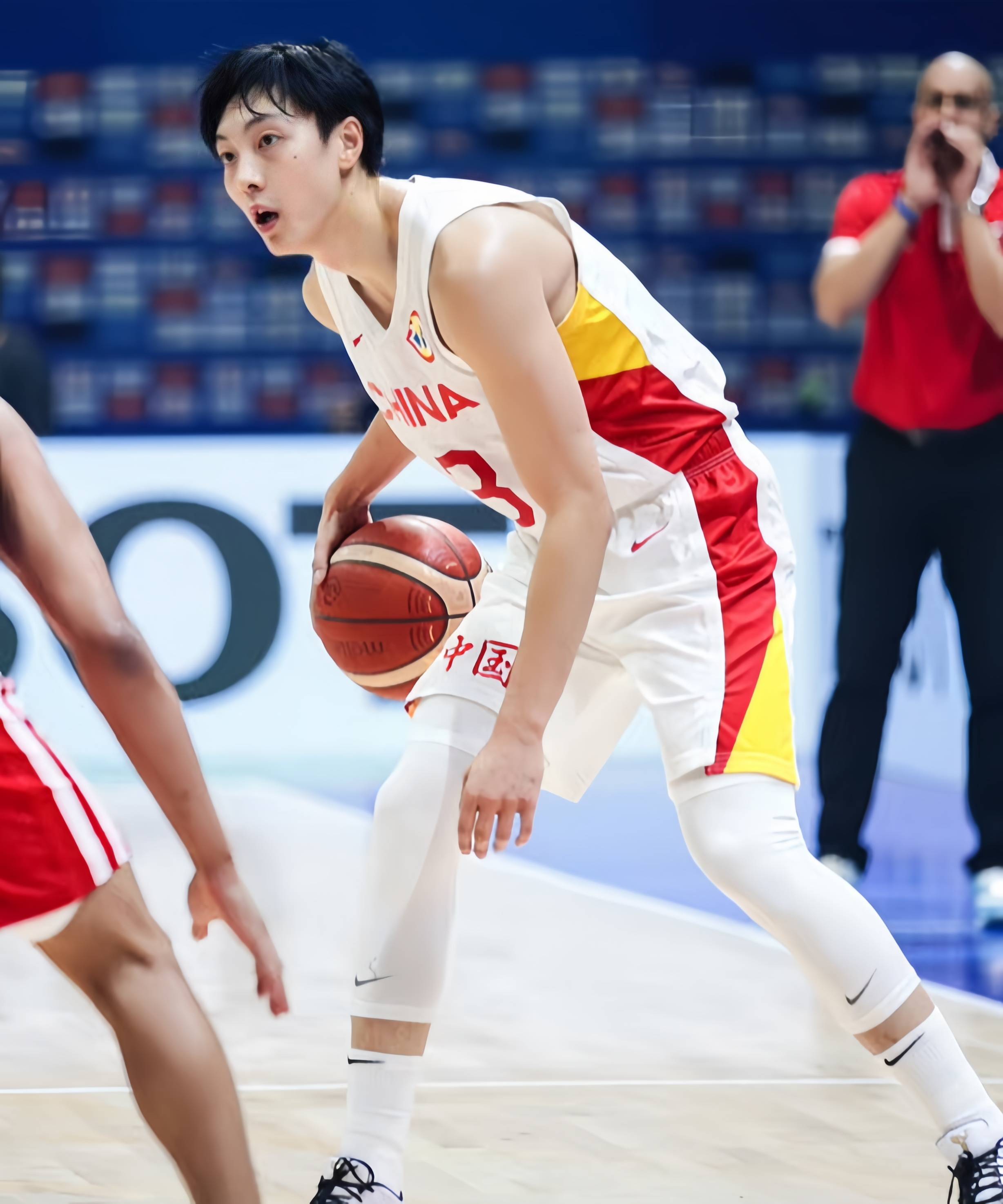 男篮联赛球员的技术风采让人眼前一亮的简单介绍