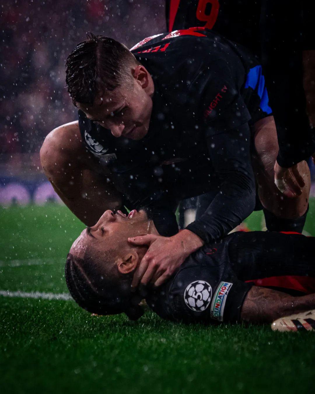 沃尔夫斯堡门将扑救神勇，客场绝杀成功的简单介绍