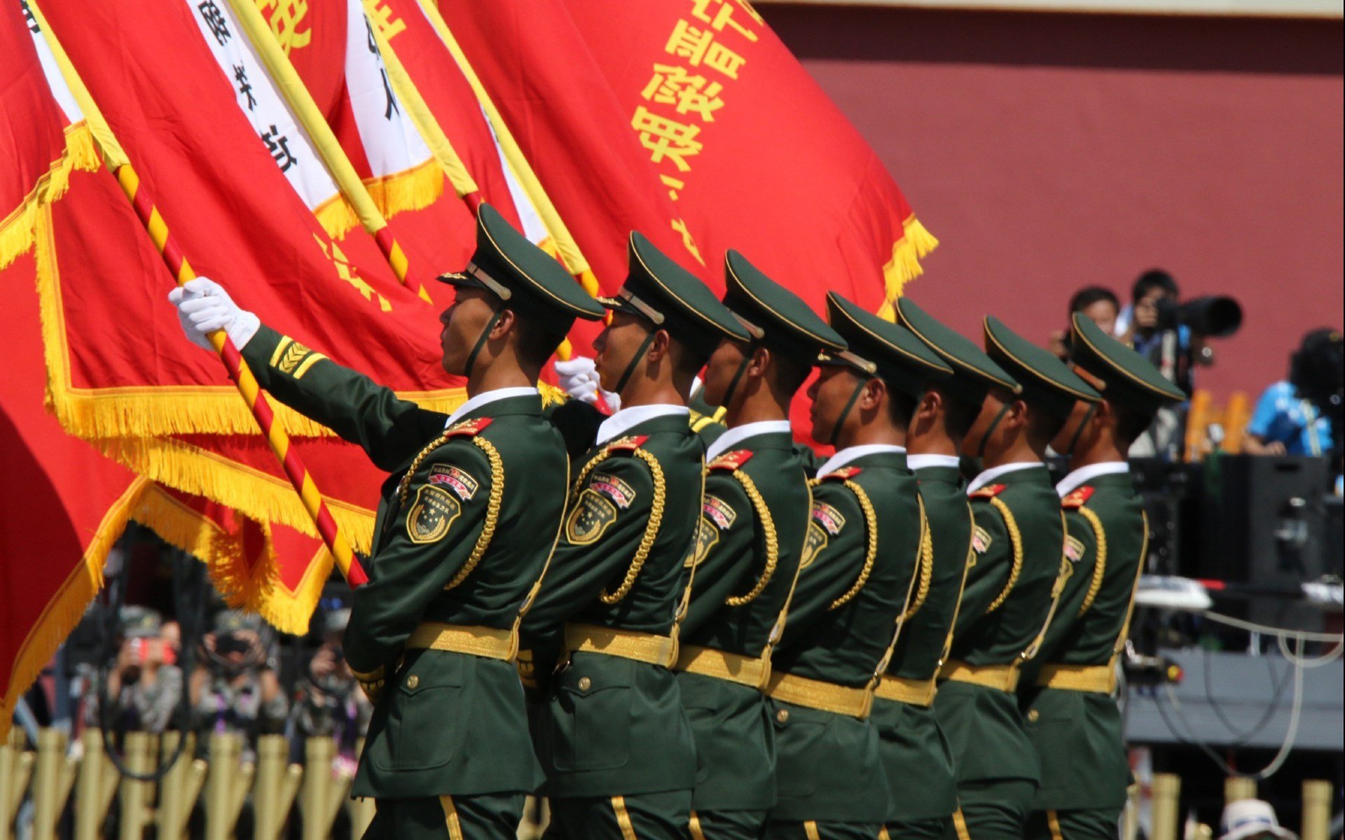 红魔利刃斩蓝白，维尼修斯梦幻夜击碎阿根廷防线