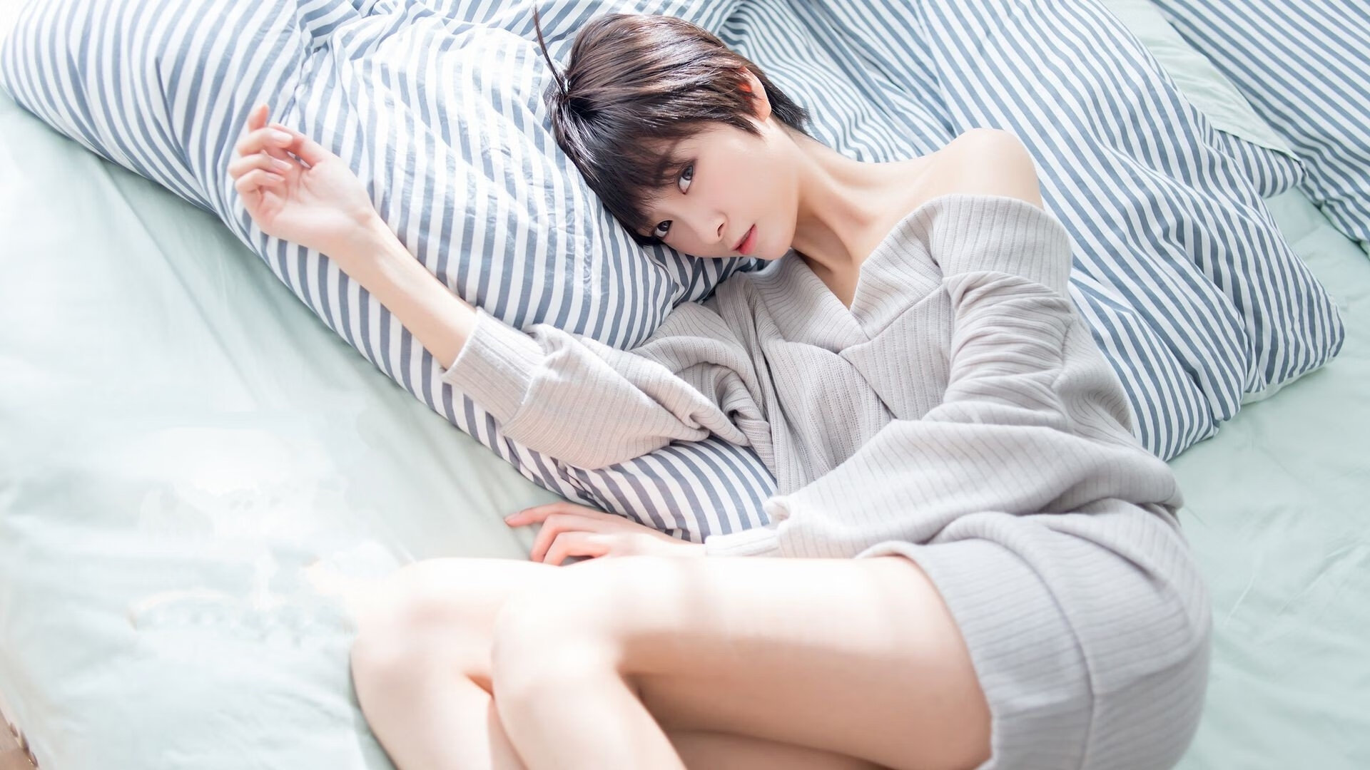 精准之刃与沉稳之盾，现代足球的两种胜利哲学